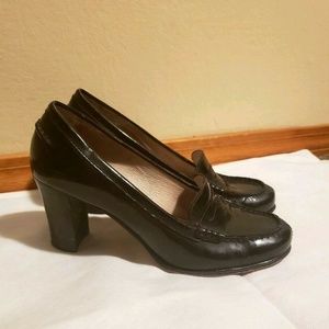 Soft Style by Hush Puppies Pleats As Punch Brown or Black Pumps 2 1//2/" Heel